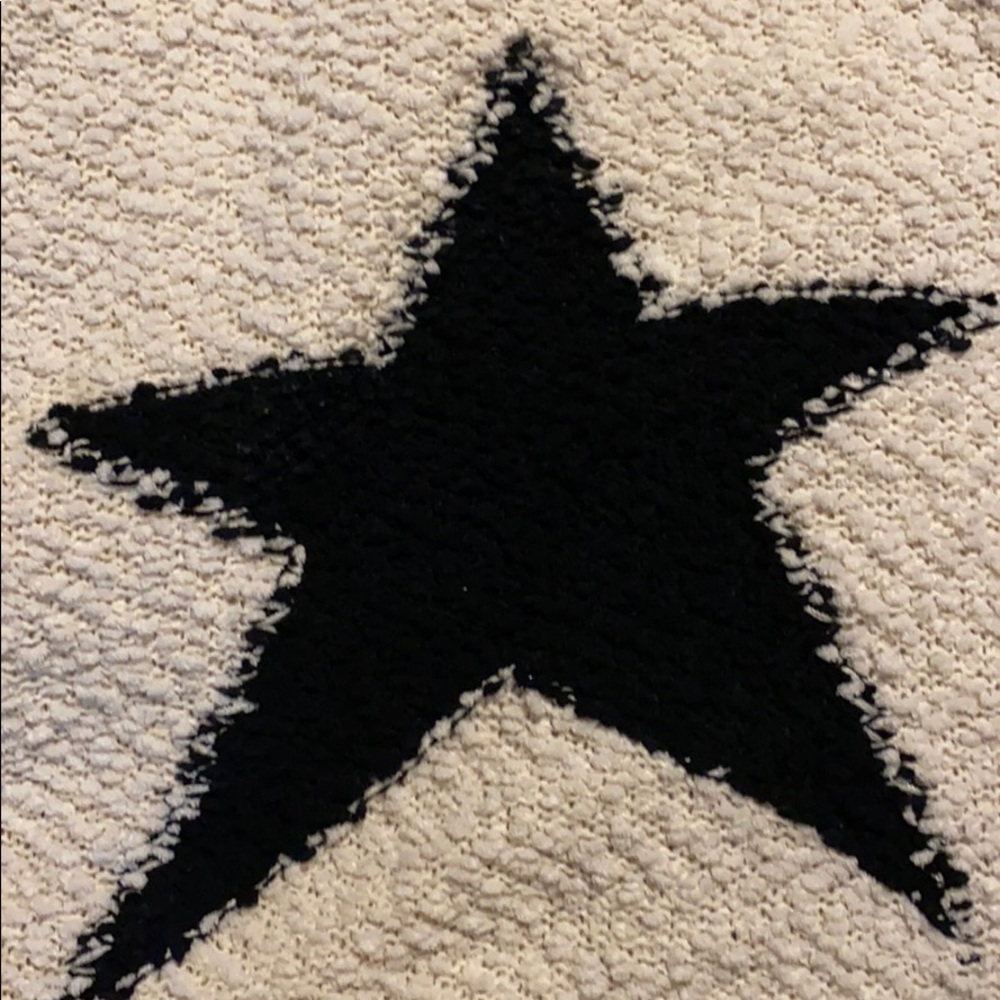 Doe & Rae super soft star sweater - Picture 2 of 5